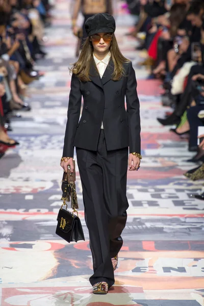 Look 13